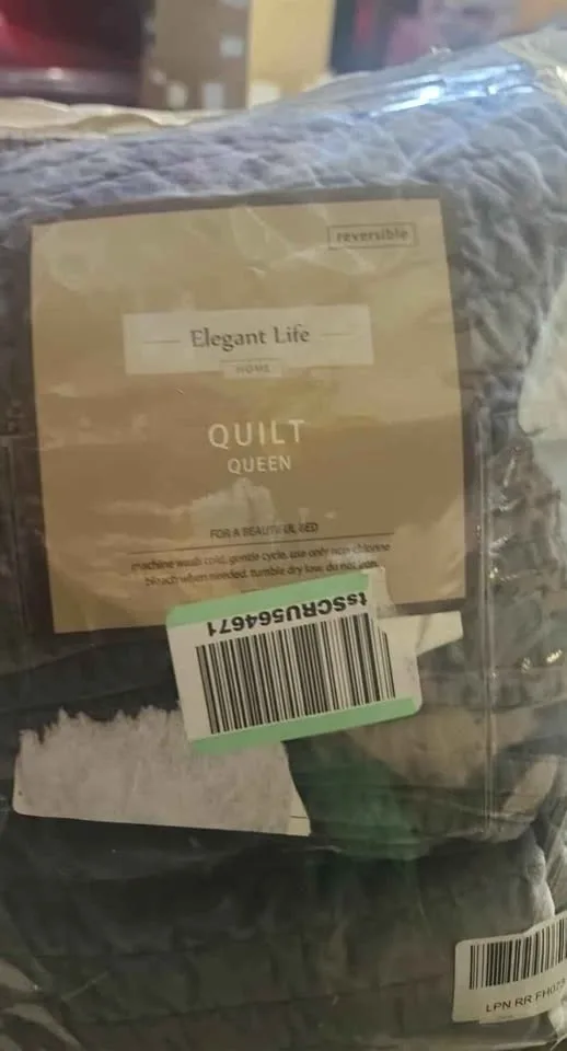 Dark Gray Velvet Quilt Queen image indicator(3)