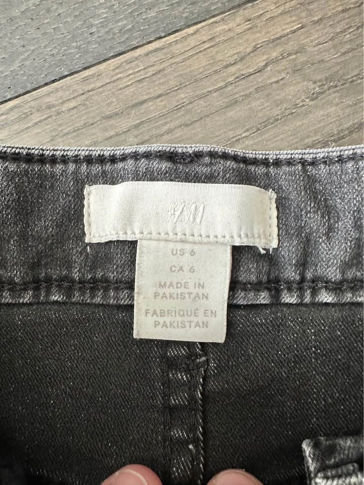 Women's Pants Bundle: Zara Jeans & Leggings + H&M Jeans - photo 3