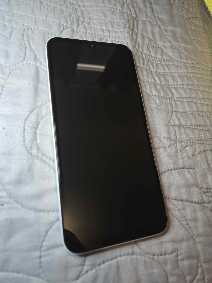 New Open Box Samsung Galaxy A15 White 128GB - photo 2