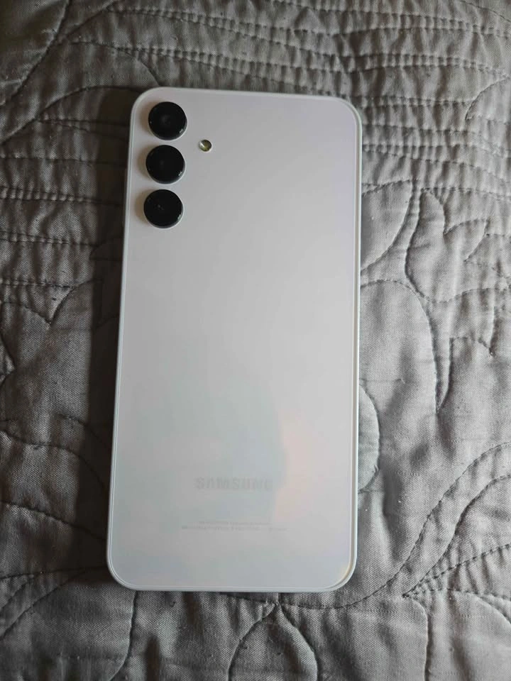 New Open Box Samsung Galaxy A15 White 128GB - photo 4