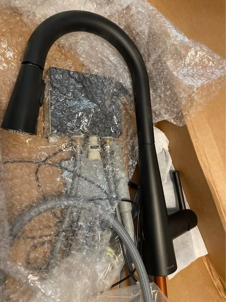 MOEN Sleek Kitchen Faucet image indicator(3)