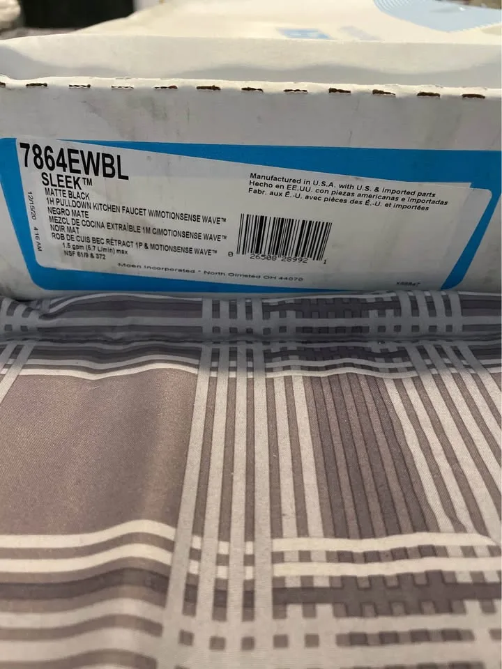 MOEN Sleek Kitchen Faucet image indicator(5)