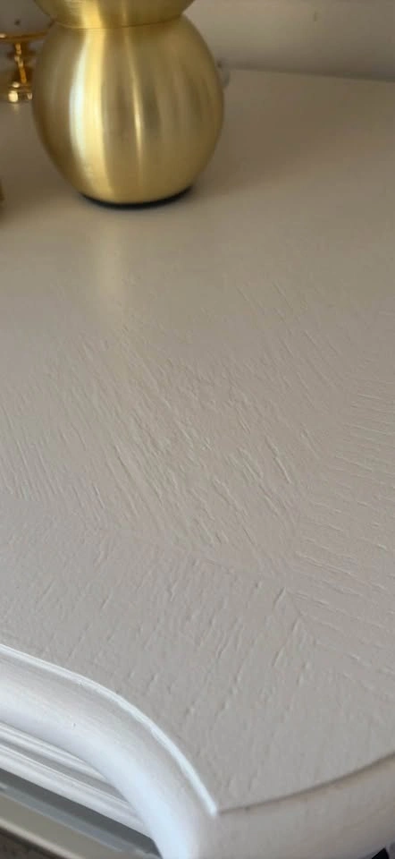 Elegant cream/off-white end table / nightstand - photo 2