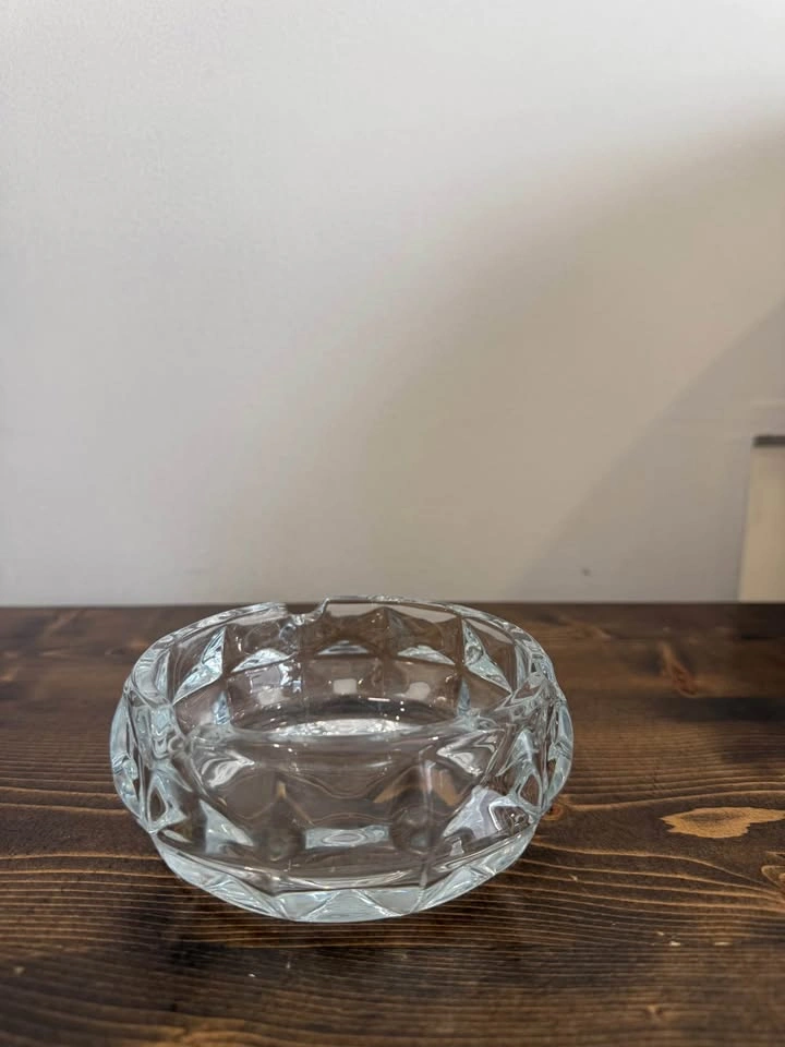Transparent Crystal Ashtray - 4.6 Inch Large Capacity - photo 3