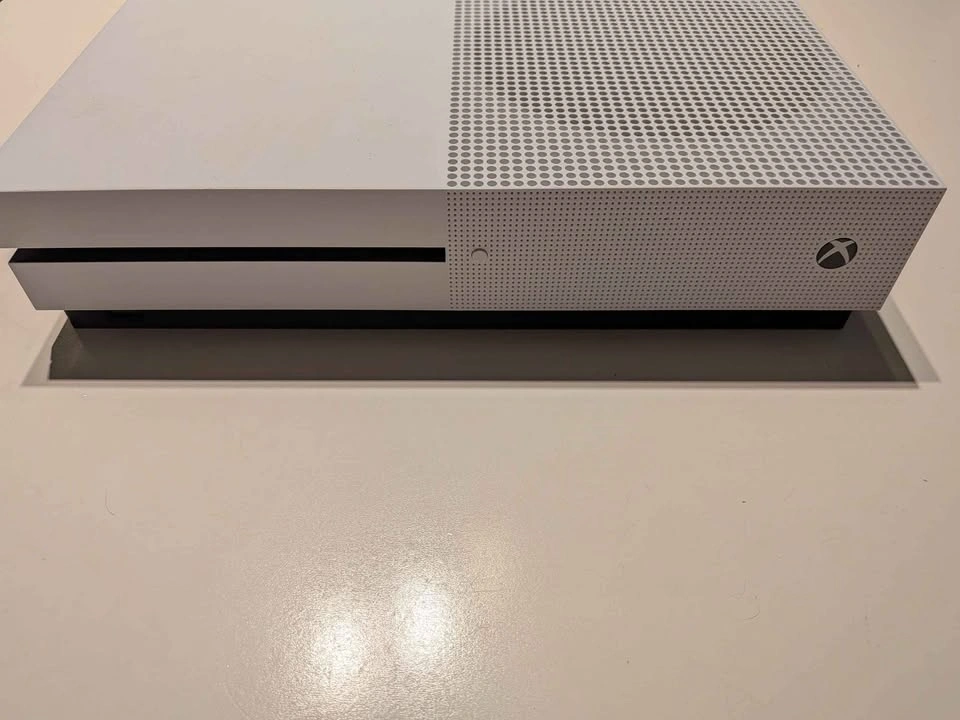 Xbox One S 500GB Console with Battlegrounds Controller - photo 2