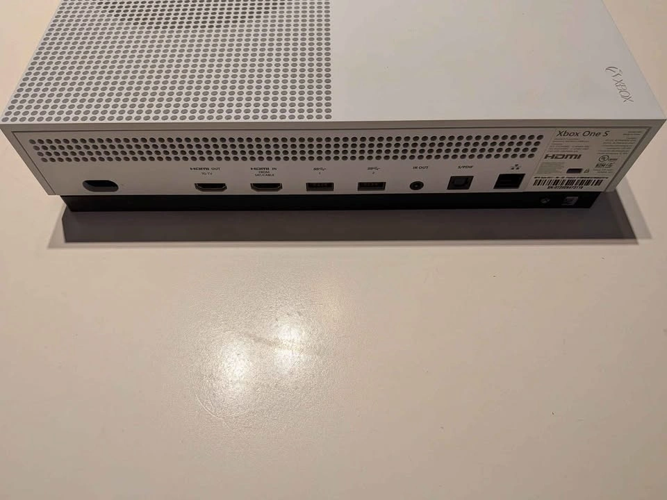 Xbox One S 500GB Console with Battlegrounds Controller - photo 3