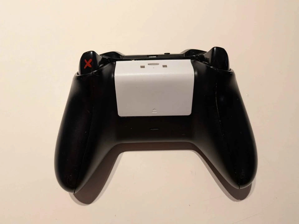 Xbox One S 500GB Console with Battlegrounds Controller - photo 5
