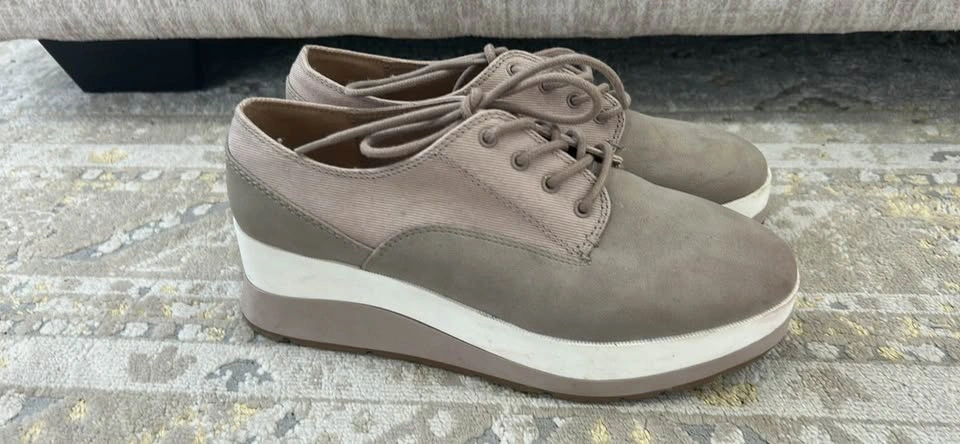 Women’s shoe size 8 - photo 2