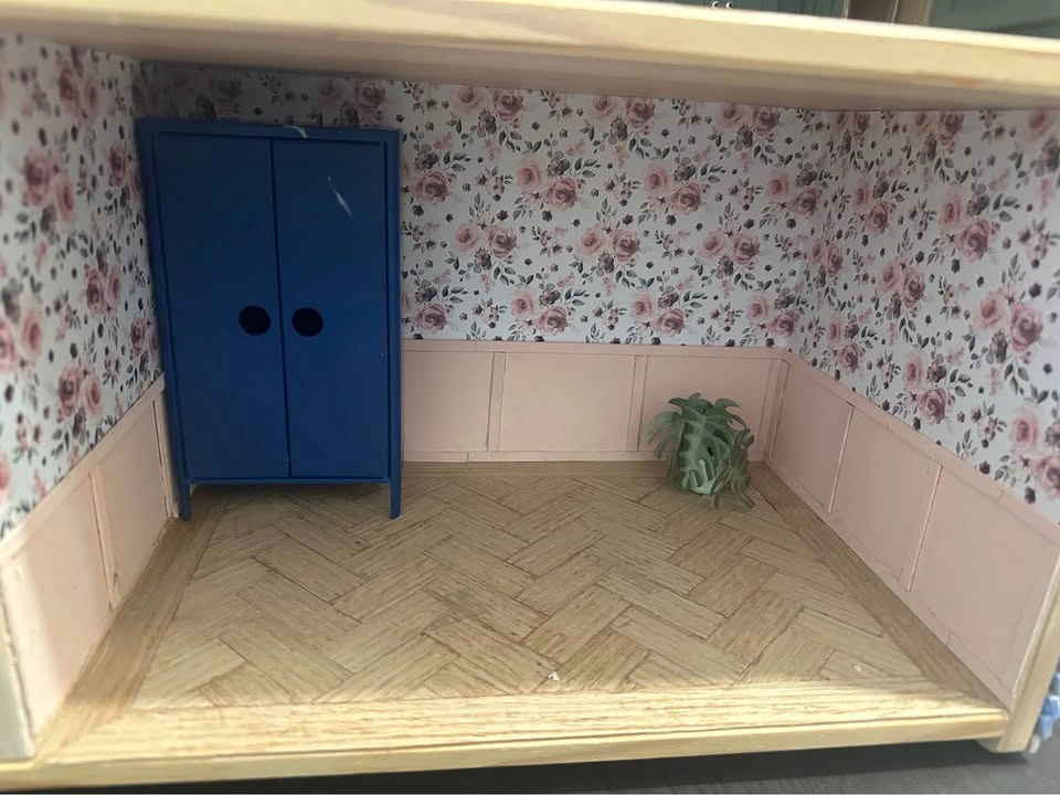 Wooden Custom Decorated IKEA Dollhouse - photo 3