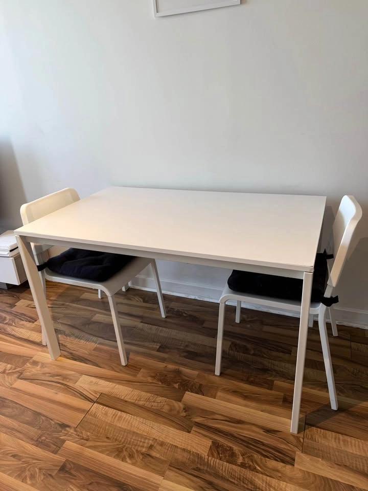 Moving Sale – Dining Table & Chairs Must Go ASAP! (DT Toronto) - photo 2