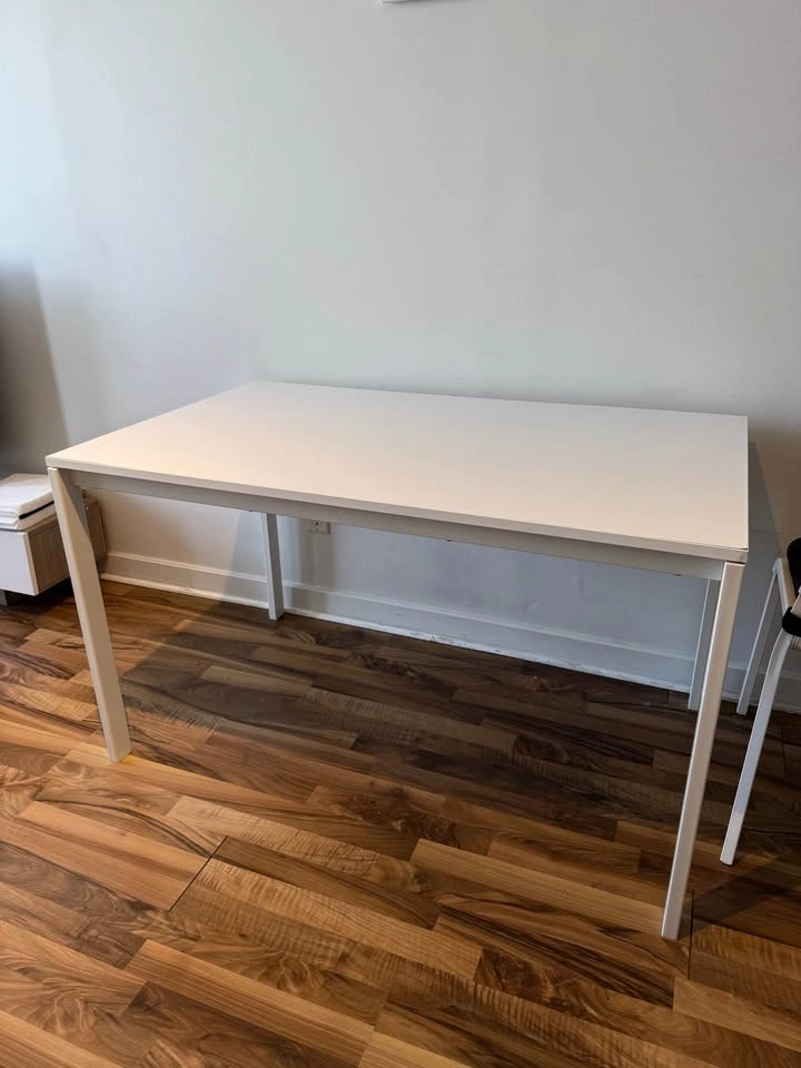 Moving Sale – Dining Table & Chairs Must Go ASAP! (DT Toronto) - photo 5