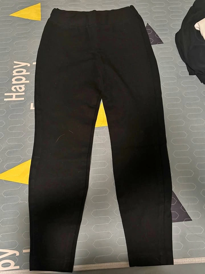 Black Leggings – Stretchy & Comfortable
