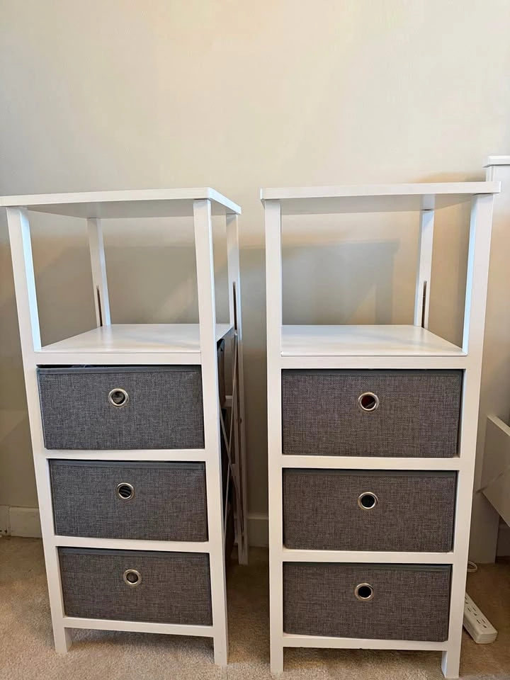Set of 2 Nightstands – Like New ✨- Downtown Pickup
