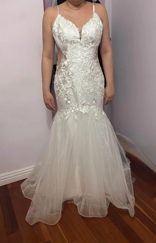 Wedding Dress - photo 3