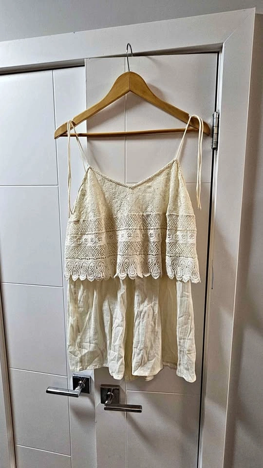 TOPSHOP Cream Lace romper US 8