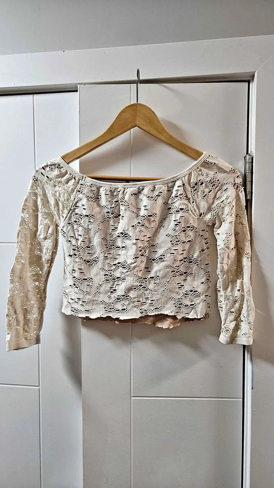 GUESS Cream Distressed Lace Off Shoulder Long Sleeve Crop Top