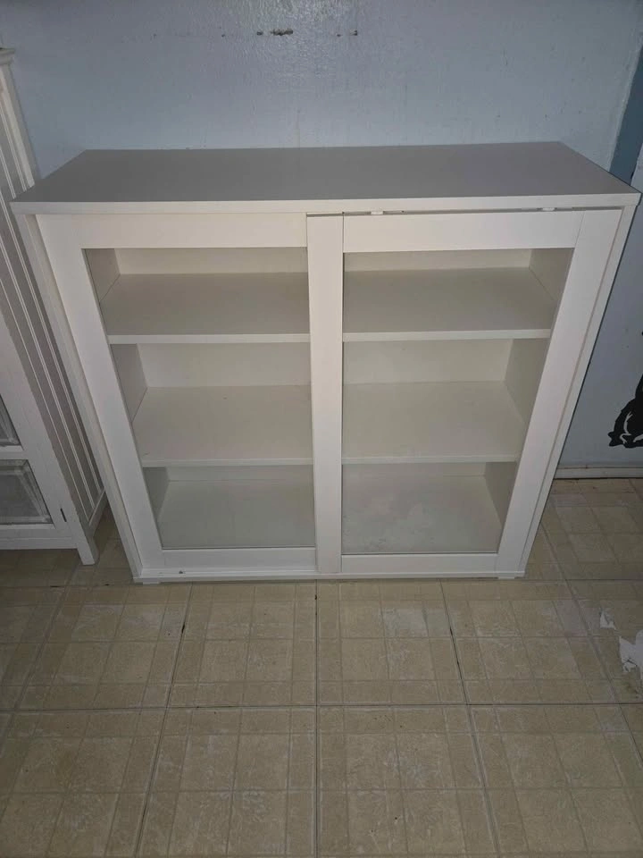 White Cabinet w Sliding Glass Doors - photo 2