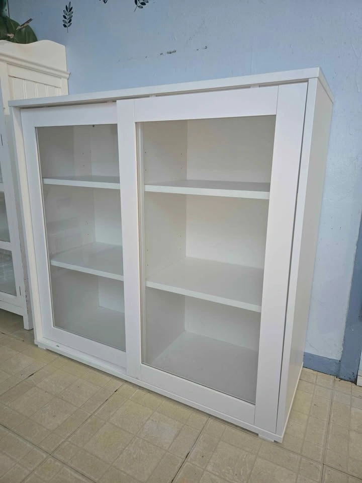 White Cabinet w Sliding Glass Doors - photo 3