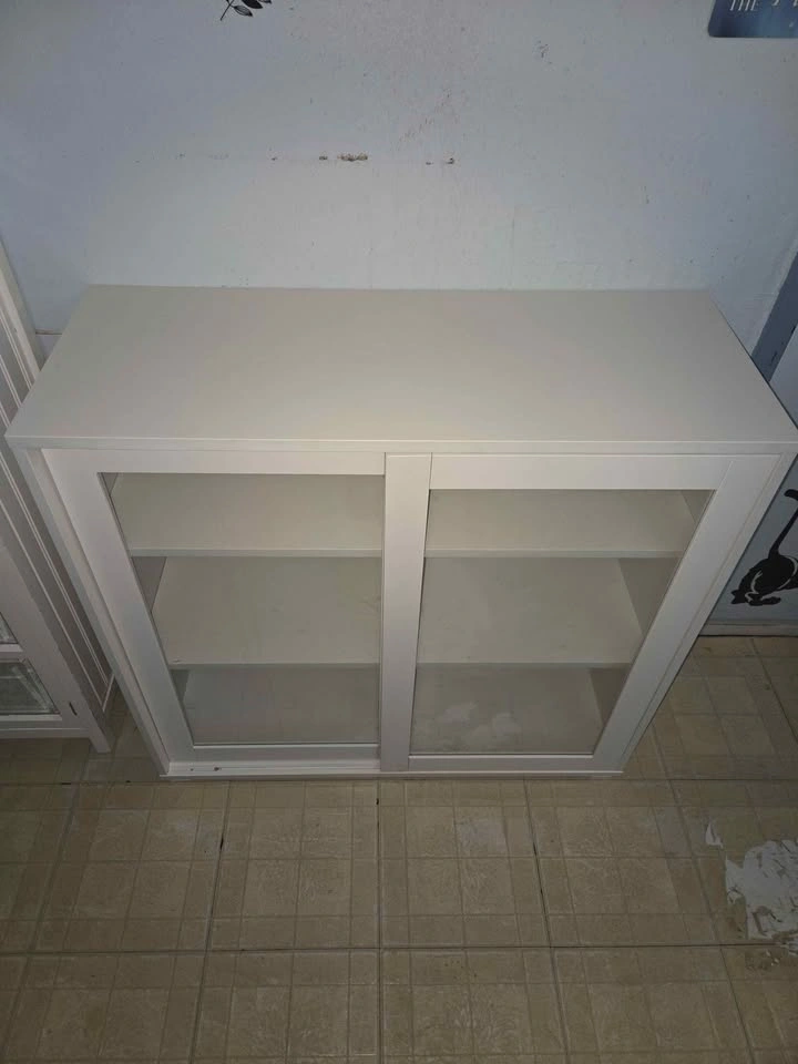 White Cabinet w Sliding Glass Doors - photo 5