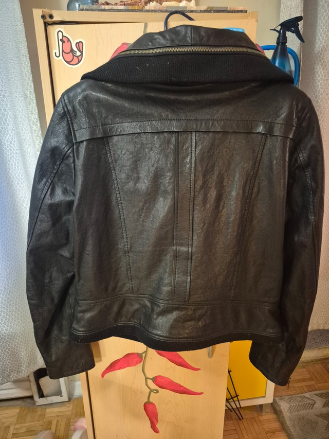 Danier Leather Women's Black Jacket - Size Large - photo 2
