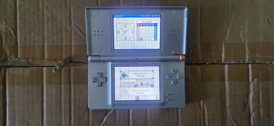 Nintendo DS Lite Metallic Silver + GBA Compatible - photo 3