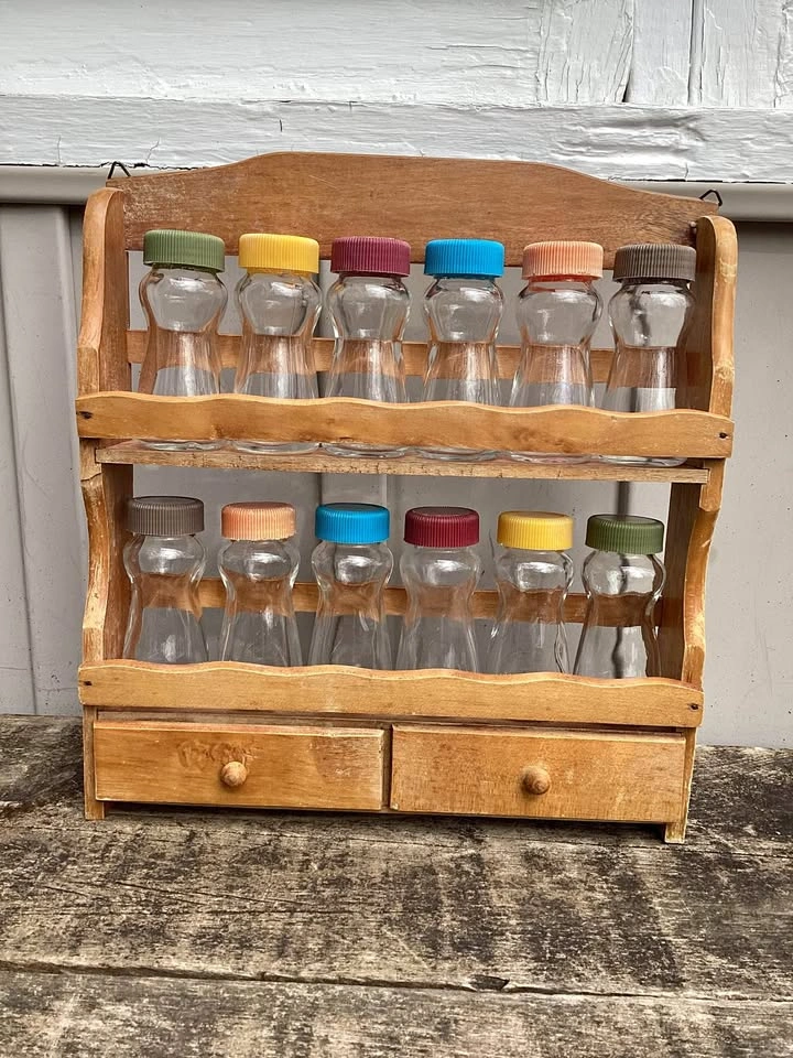 Vintage Retro Spice Rack with 12 Glass Jars