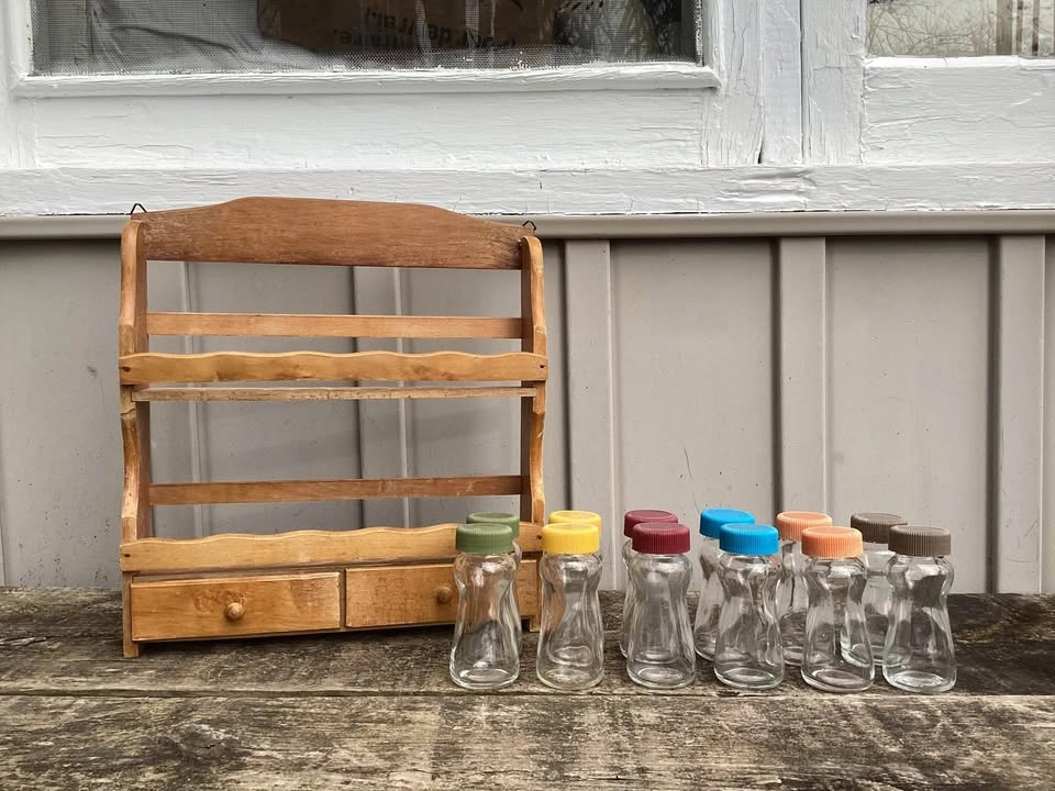 Vintage Retro Spice Rack with 12 Glass Jars - photo 2