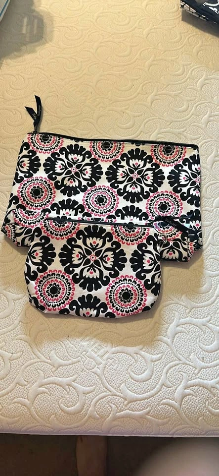 Thirty-One Zipper Pouch Set