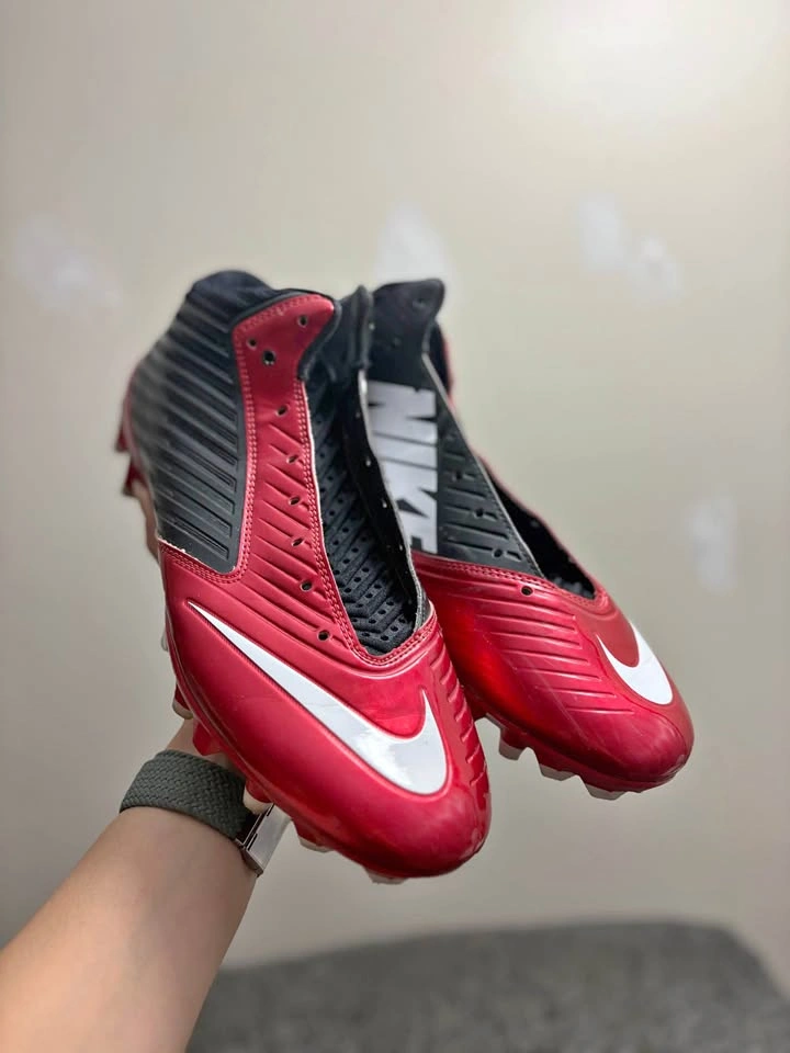 Nike Cleats - Size 10.5