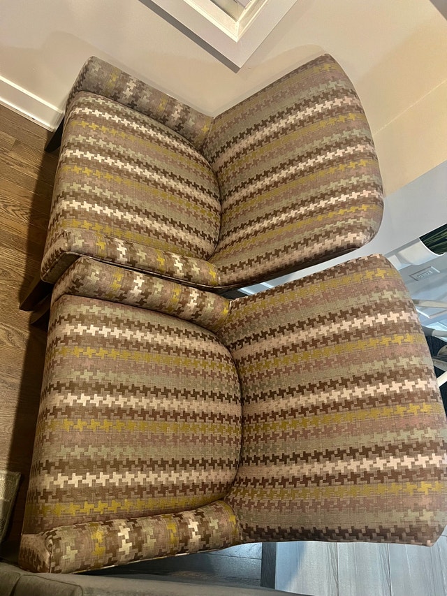 Pair of Chairs - photo 2
