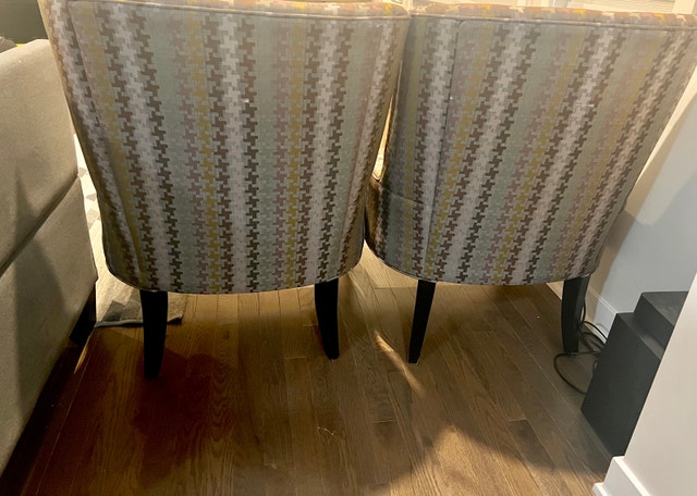 Pair of Chairs - photo 3