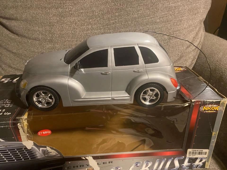NKOK Chrysler PT Cruiser 1:12 RC Car Silver w/Box - photo 3