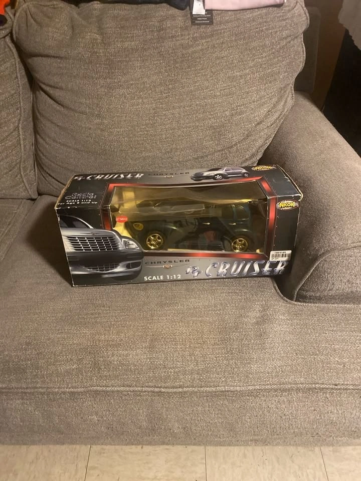 NKOK Chrysler PT Cruiser Radio Control Car 1:12 Scale - photo 2
