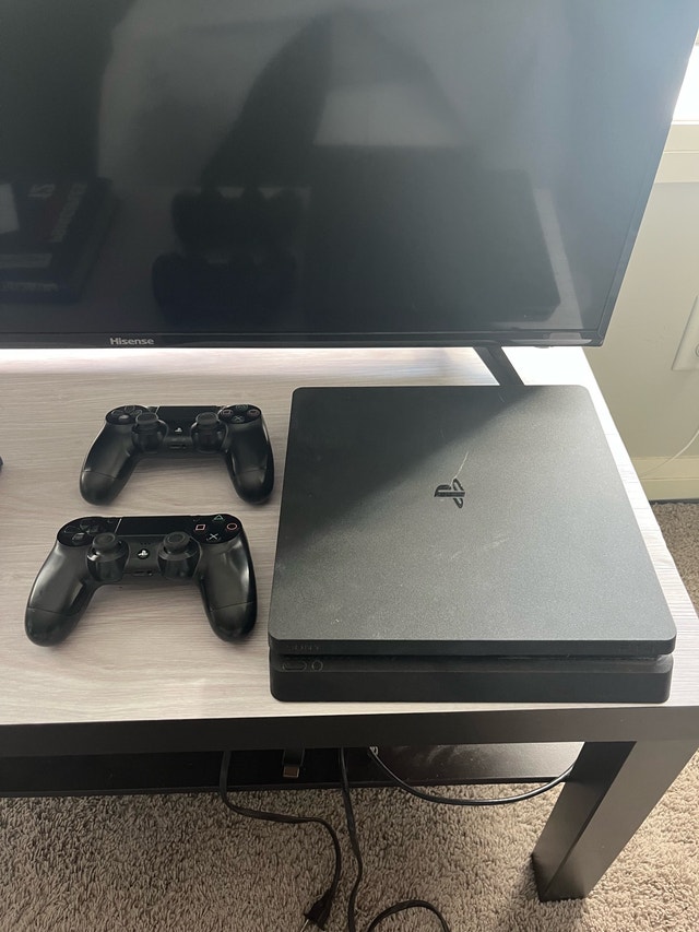 Playstation 4 Slim - photo 2