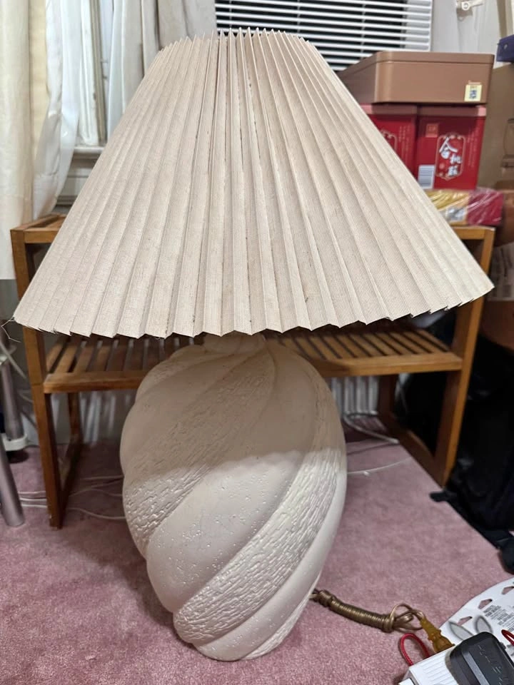 Vintage 1970s Plaster Swirl Table Lamp — Works Great
