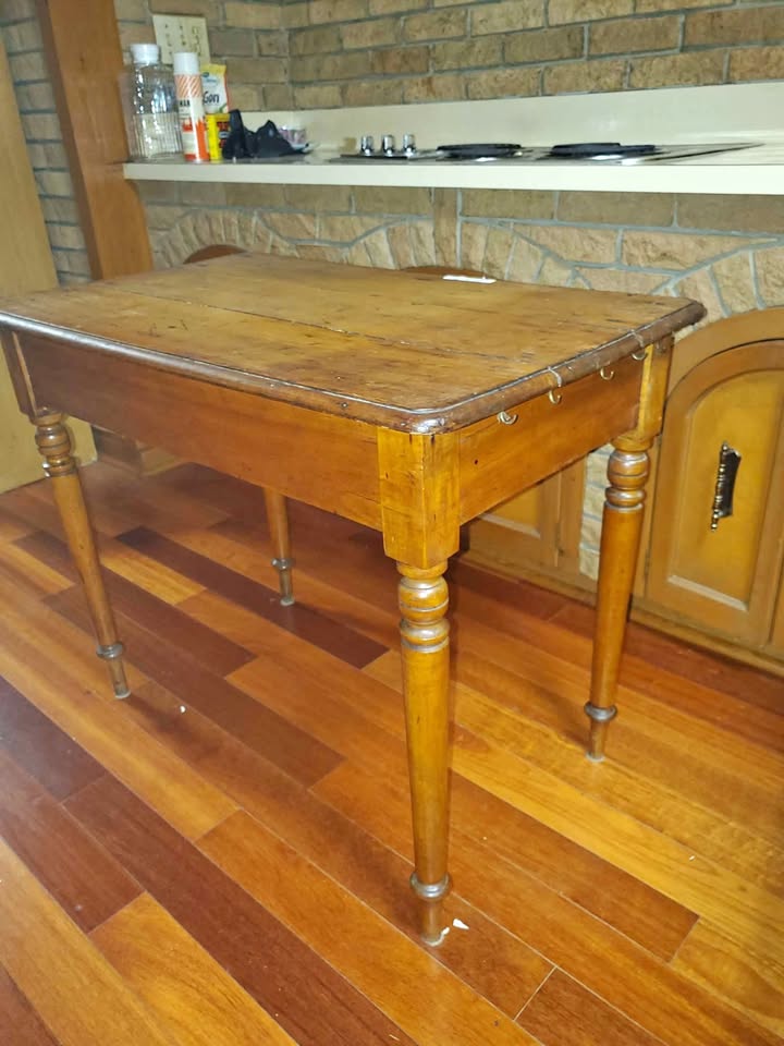 Pine table