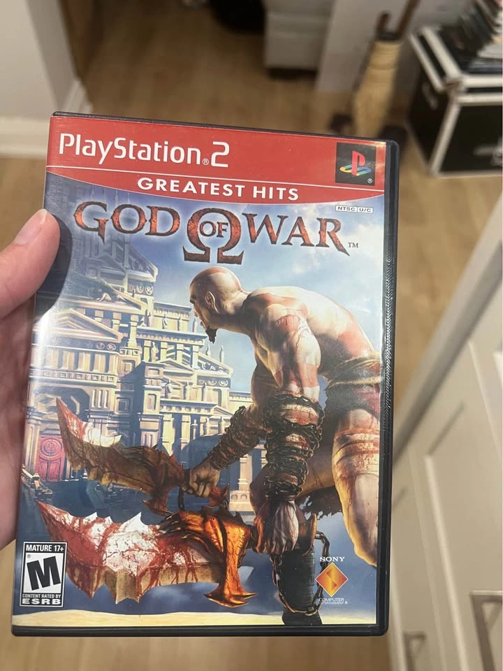 PS2 console + God of War game - photo 4