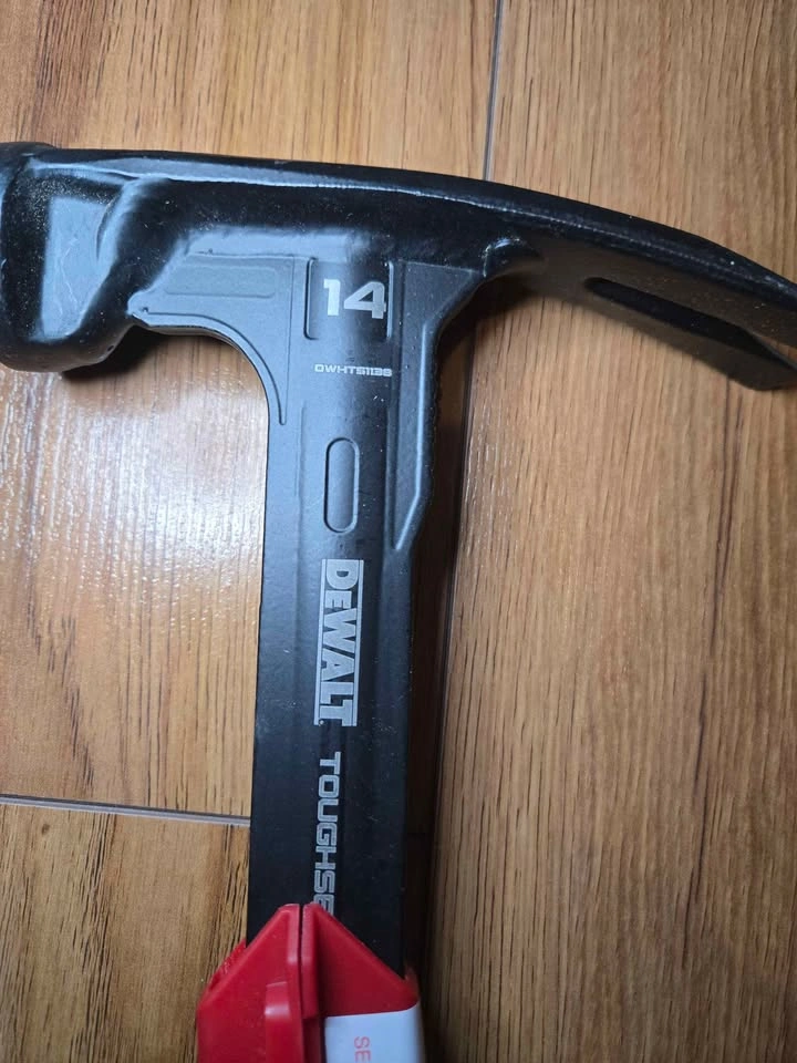 DEWALT 14oz TOUGHSERIES Mig Weld Framing Hammer - photo 3