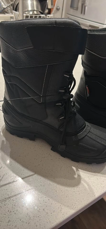 Winter Snow Boots – Size 8 & Size 9 (Brand New with Tags) - photo 2