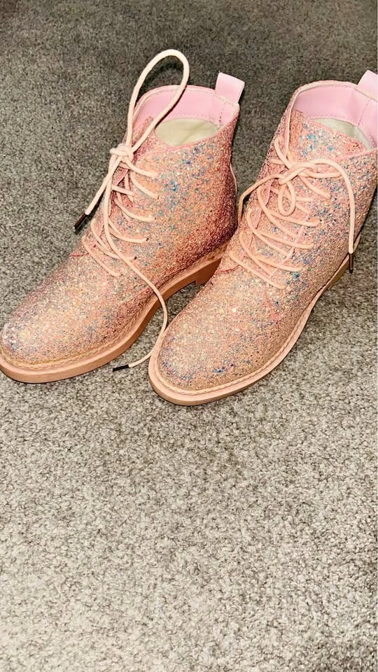 ✨ Brand New Glitter Boots – Size 39 ✨