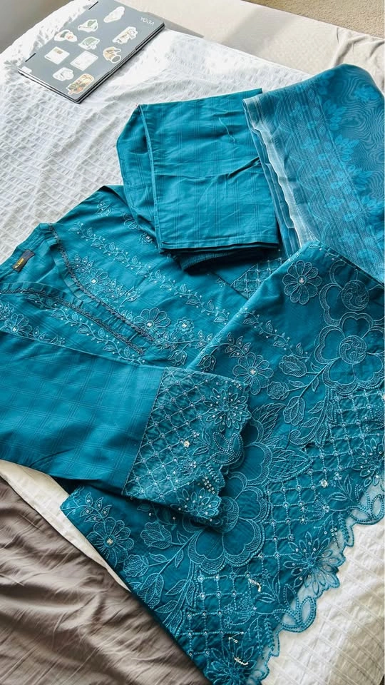 Elegant Teal Embroidered 3-Piece Suit - photo 3