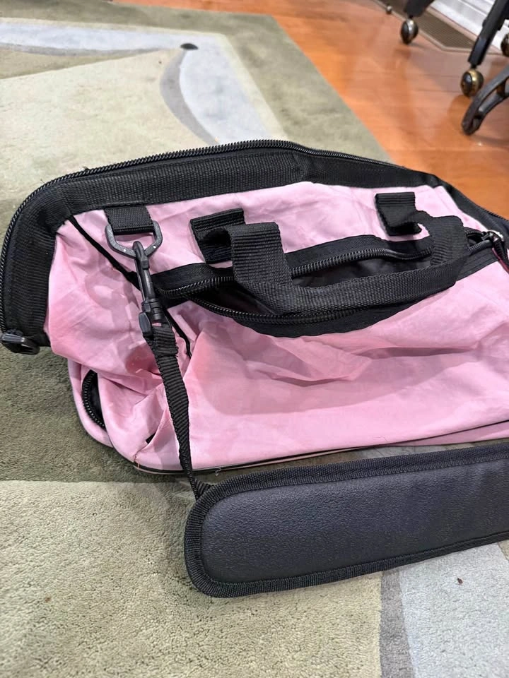 Pink Duffel Bag w Shoulder Strap