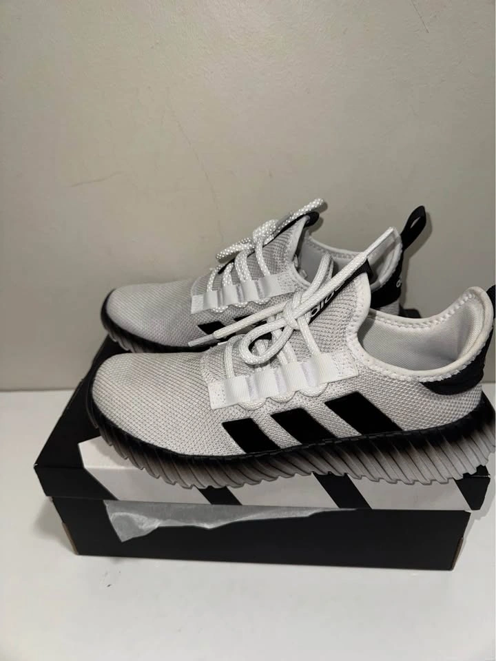 New Men Adidas Running Shoes. Size 9.5 & 10 US available. Firm p - photo 5