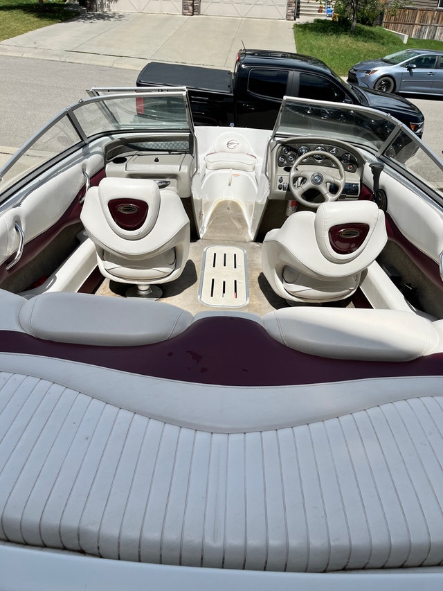 2005 Crownline 180 Bowrider - 200 Hrs - Turn-Key - photo 3
