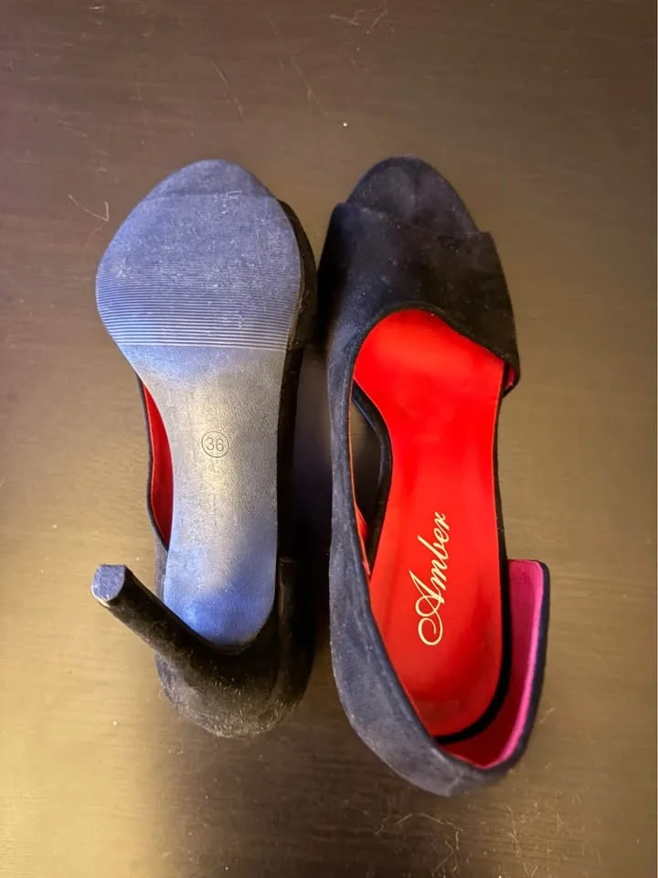 3” Black suede heels - size 6.5/7 - photo 4