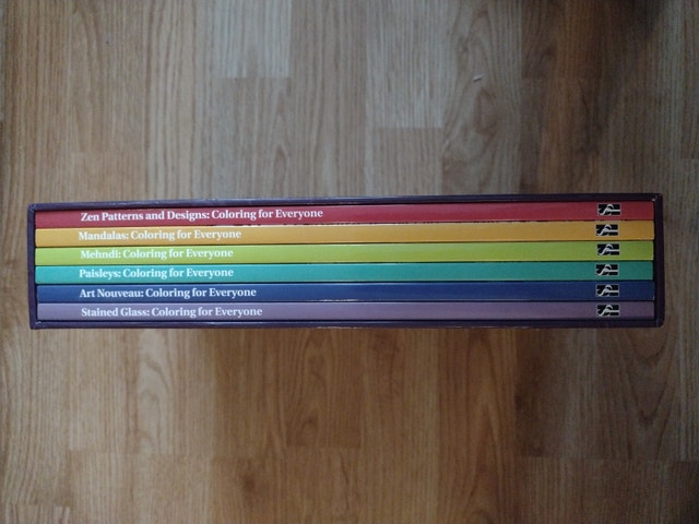 🌱BOXED SET of SIX Colouring Books: detailed designs for all ages - photo 2