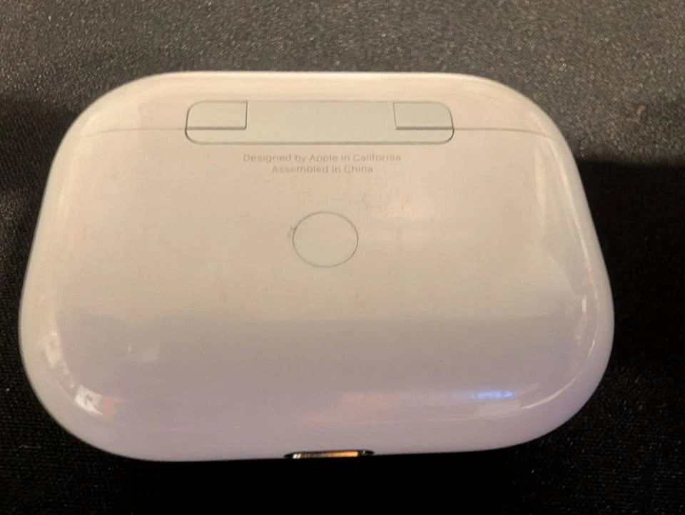 Apple AirPods Pro 2nd Gen - Great Condition - photo 2