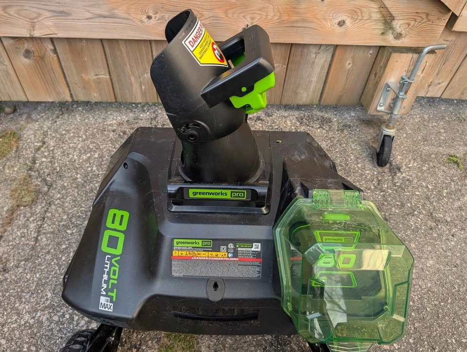 Greenworks Pro 80V 20-in Snow Blower w/ 2Ah Battery - photo 4