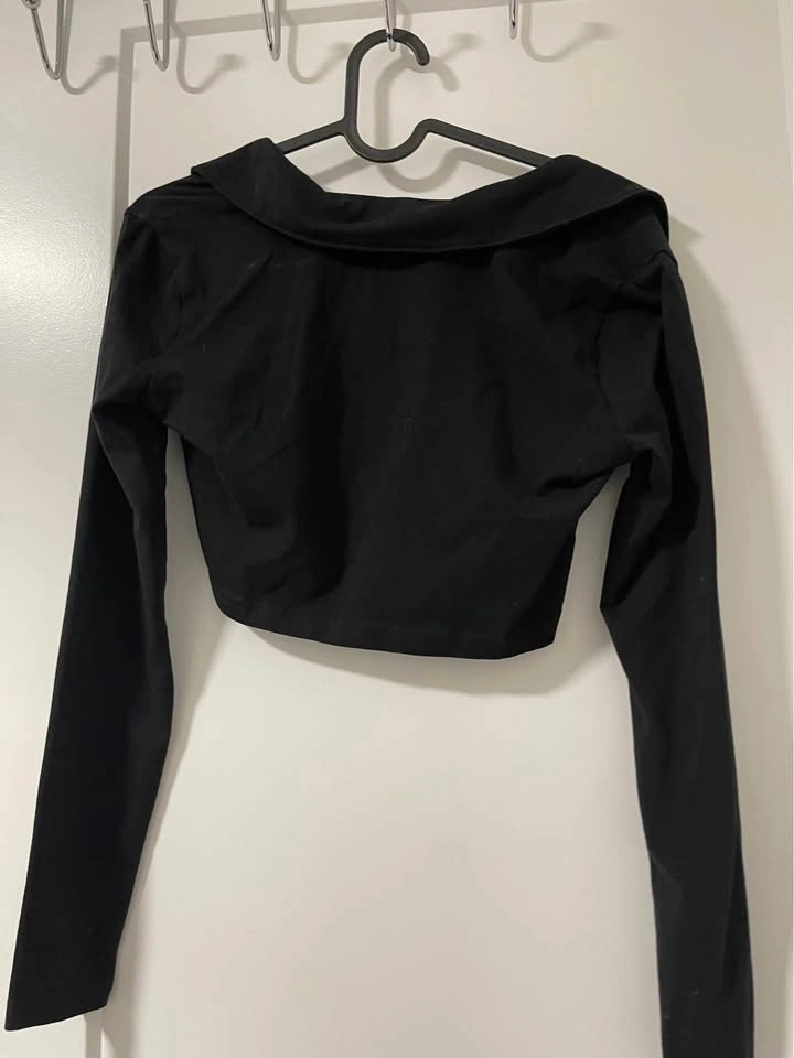 H & M CROPPED LONG SLEEVE TOP - photo 2
