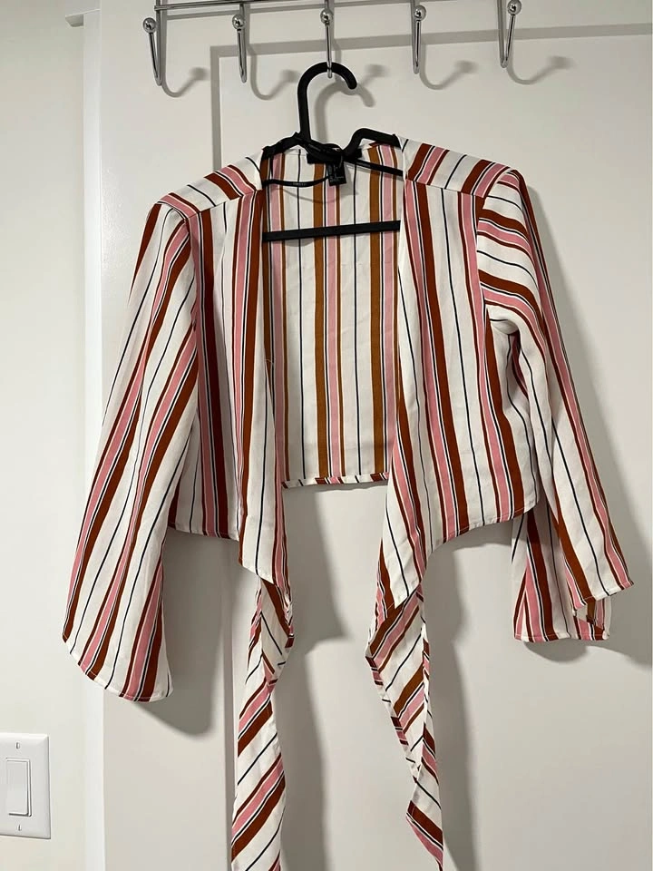 FOREVER 21 CROPPED STRIPED TIE UP TOP